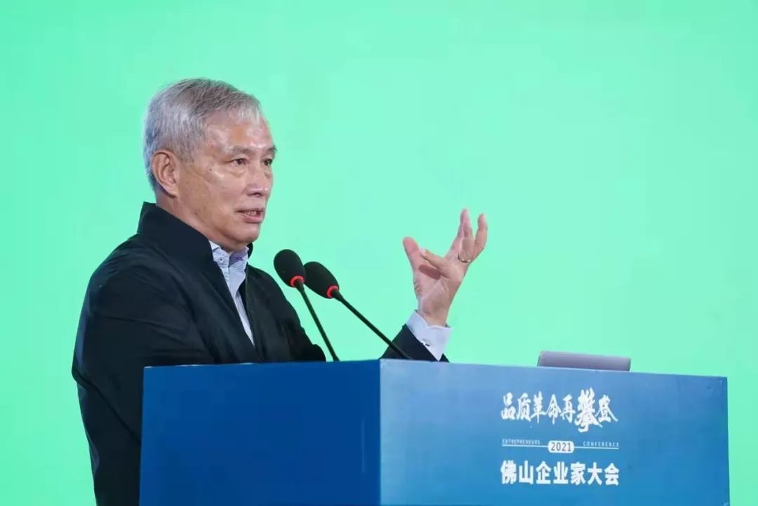 經濟學家、北京大學教授周其仁