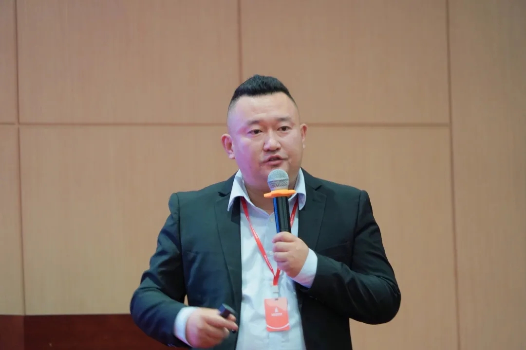 明珠科筑技術總工程師白曉老師現場開課解答圖